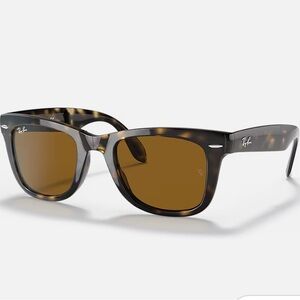 Ray-Ban Folding Wayfarers